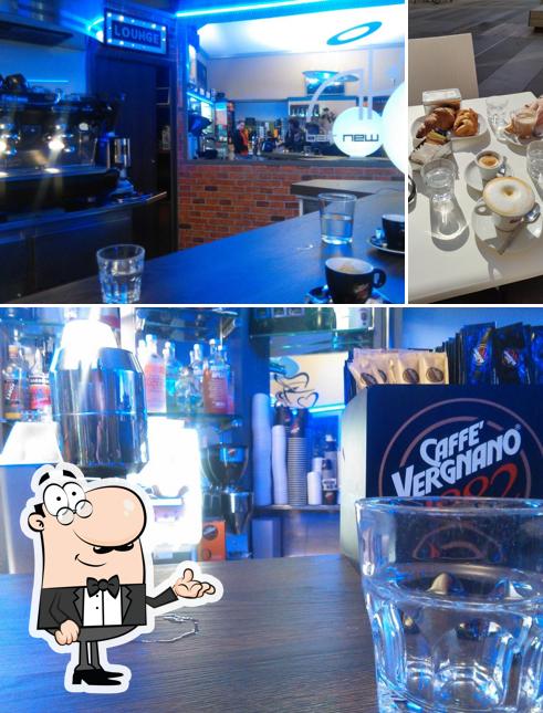 Siediti a un tavolo di Caffè New York