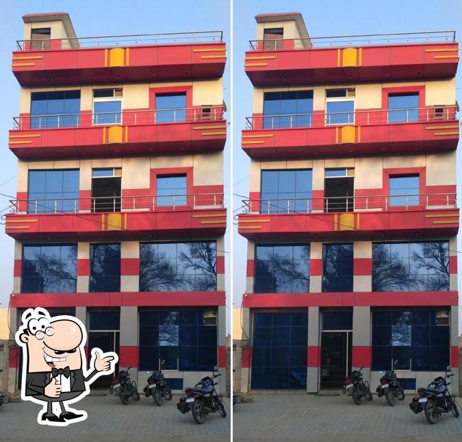 New Royal Hotel & Restaurant image