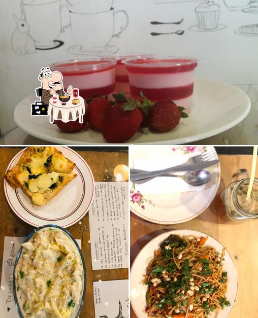Food at The Aardvark Cafe