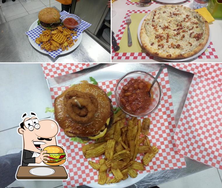 Ordina uno dei tipi di hamburger proposti a Arnold's
