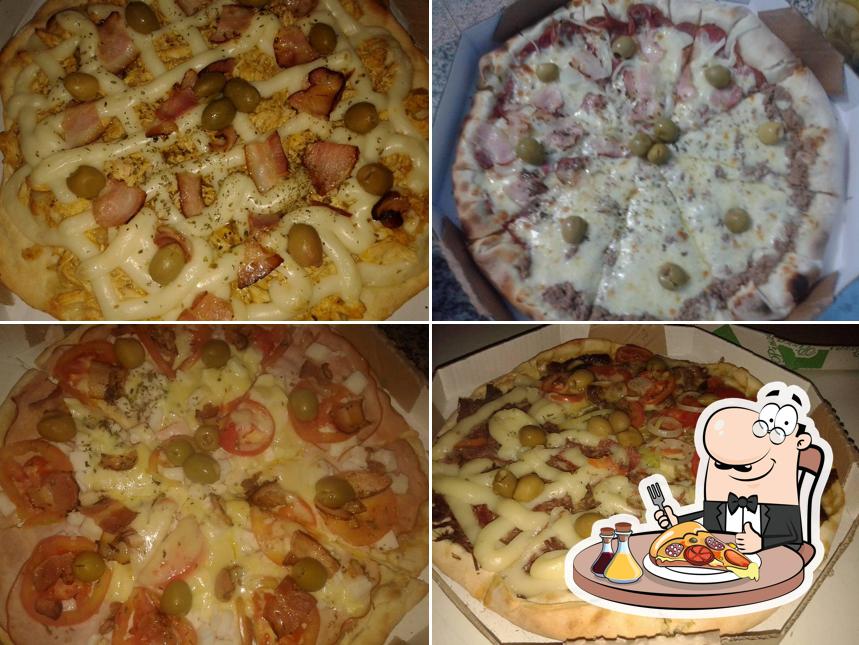 Jacomo's disk pizzas".