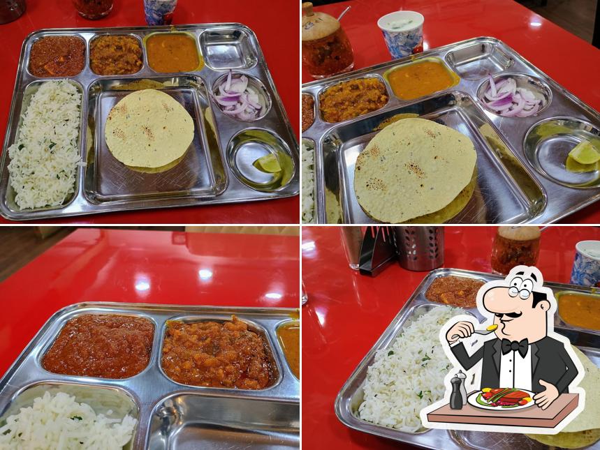 Food at MINAXI"S COLLEGE CANTEEN CAFE&RESTRO