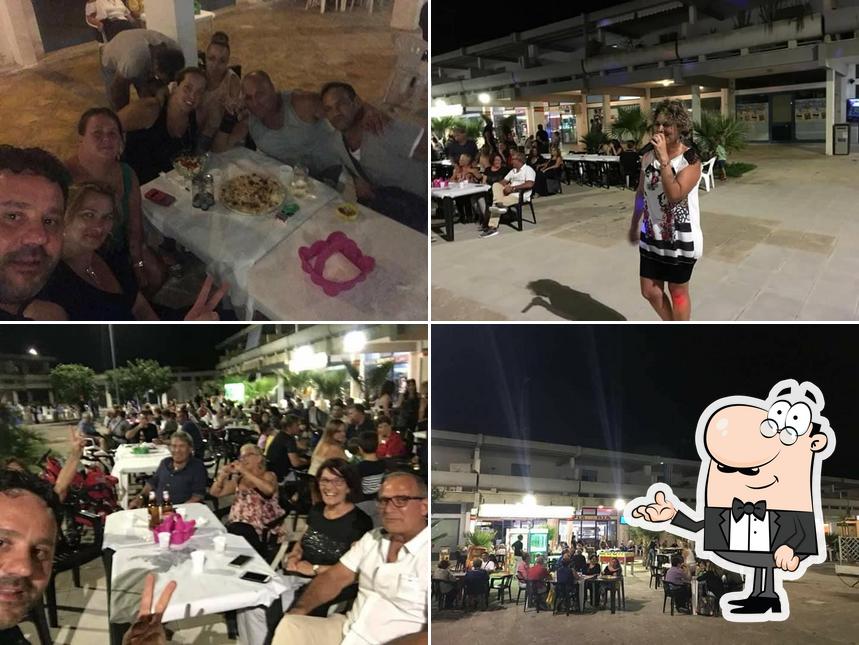 Dai un'occhiata agli interni di Plaza del Sol