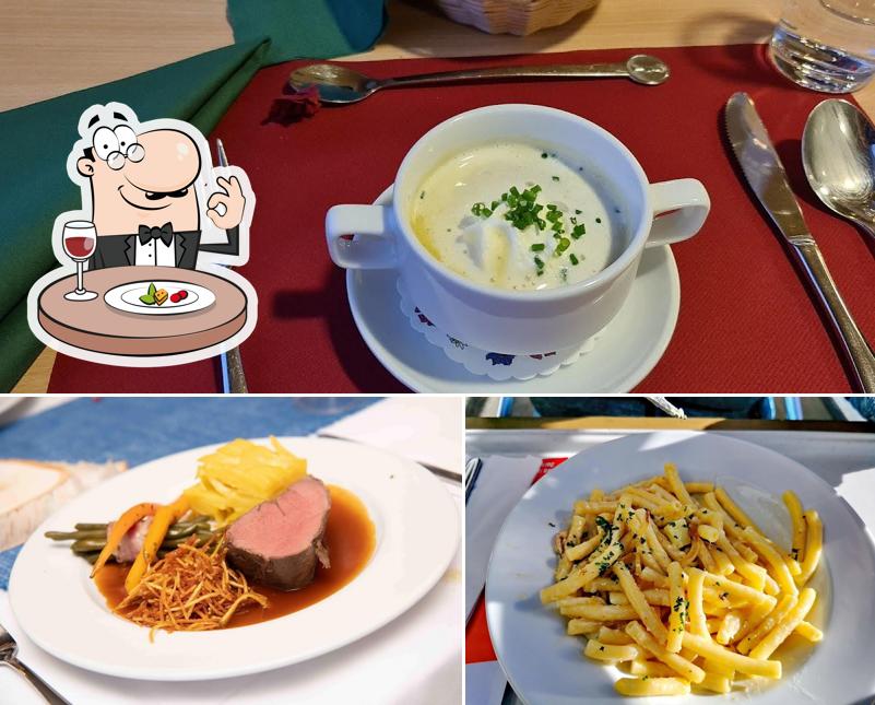 Cibo al Berggasthaus KlewenStube 1600 Cibo al Berggasthaus KlewenStube 1600