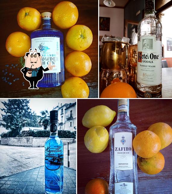 Goditi un drink a Garbage Live Club