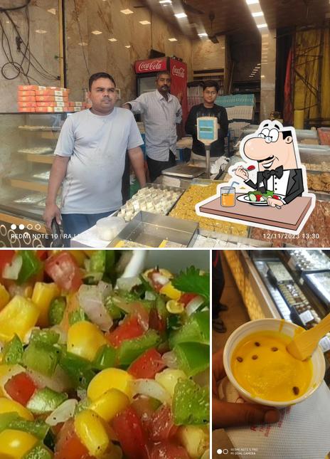 The picture of Ravi food gallery’s food and interior