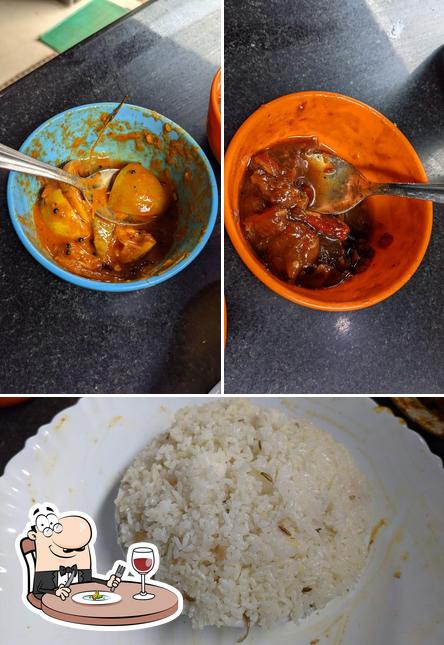 Meals at Noushad (Amina) hotel