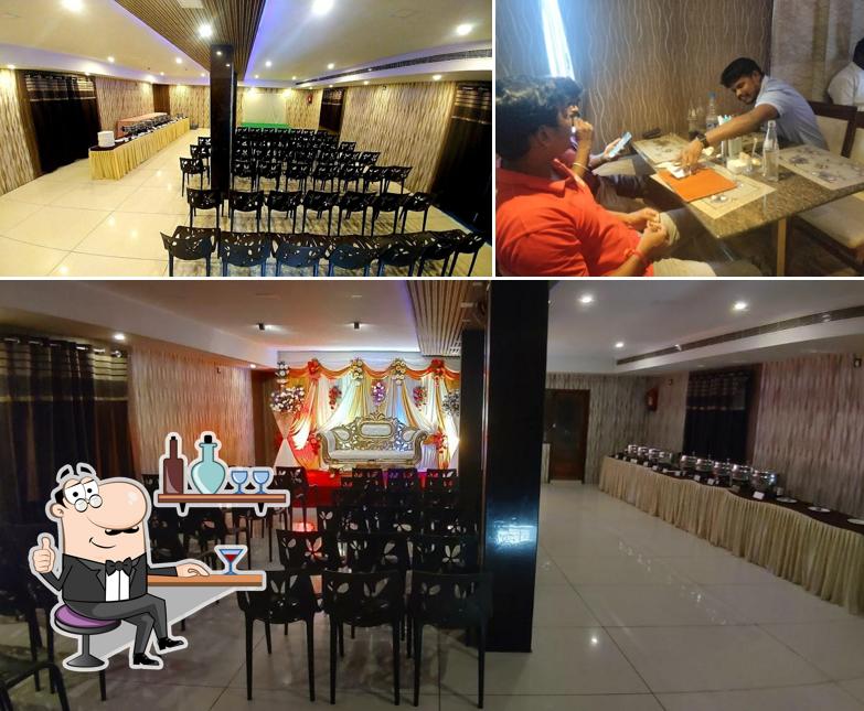 The interior of Venky's Delight