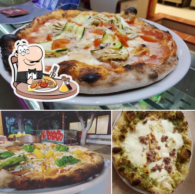 Ordina tra le svariate varianti di pizza