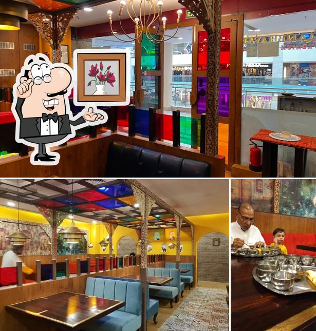 Check out how Manbhavan Premium Thali looks inside