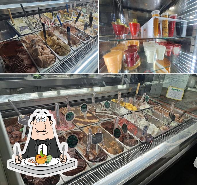 Platti al Gelateria Gelo Sia Lido di Ostia