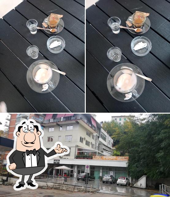 Guarda la foto che mostra la interni e esterno di Pasticceria "Luna Caprese"