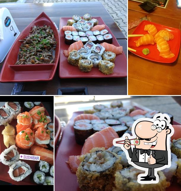 Pide uno de sus distintos tipos de sushi