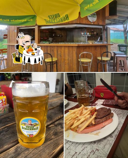 Questa è la foto che presenta la cibo e interni di Bar Stazione