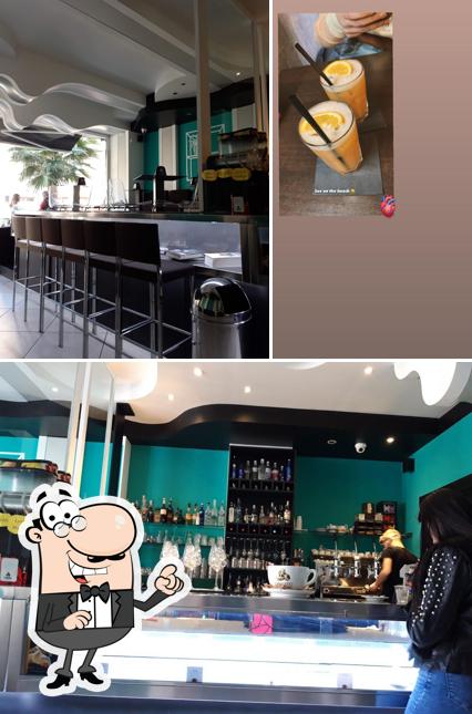 La foto della interni e bancone da bar di Flow Lounge Bar