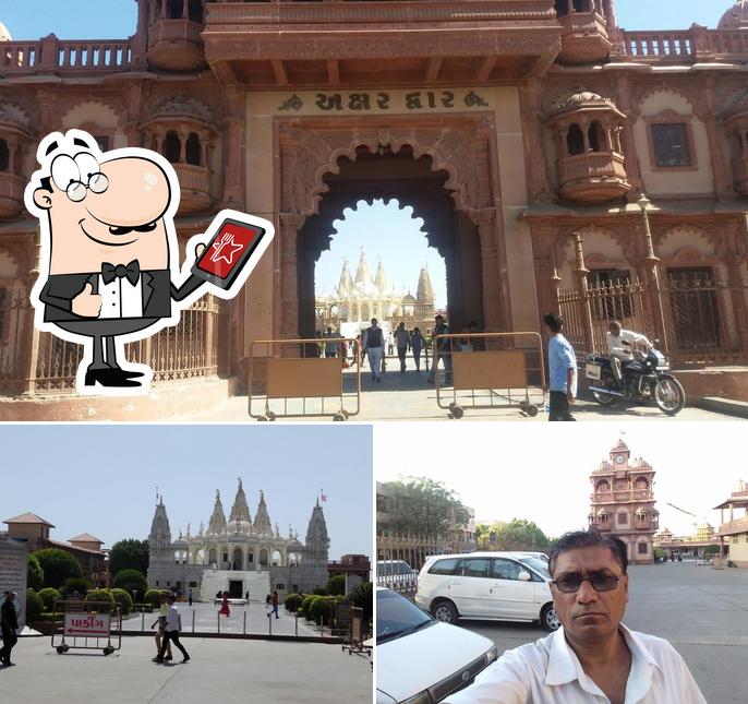 The exterior of Gopal Farshan & Icecream parlour
