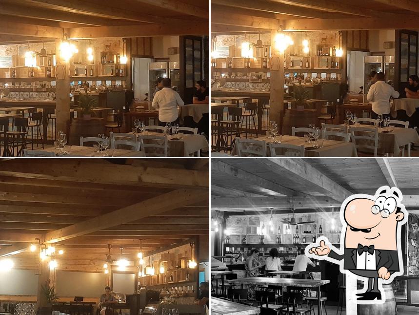 Gli interni di Jerry’s vino e cucina Campana Porto Rotondo