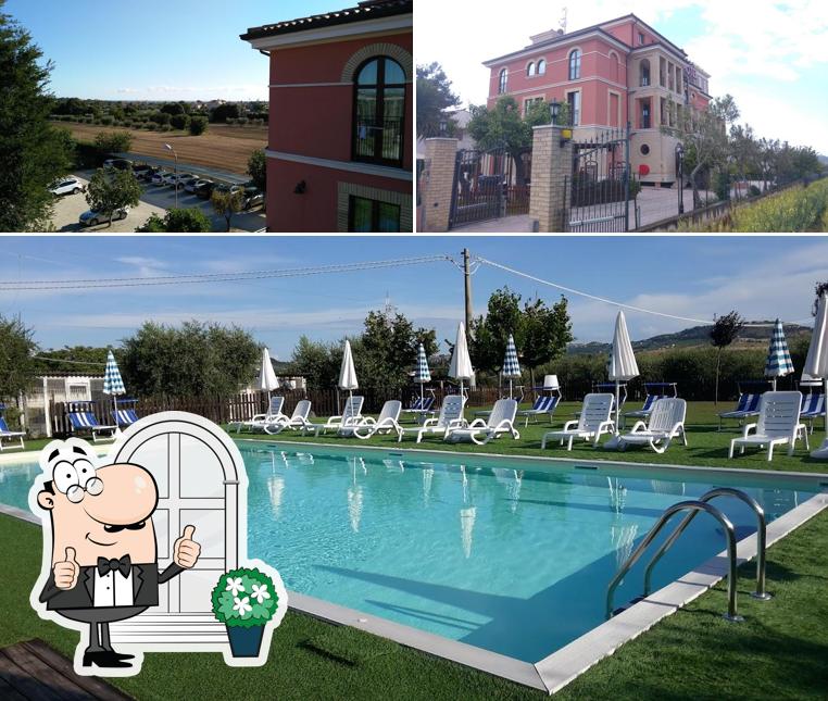Gli esterni di La Casa Rossa