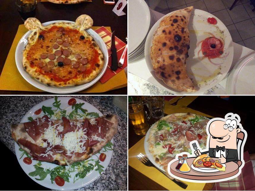 Scegli una pizza a La lucciola pub-pizzeria