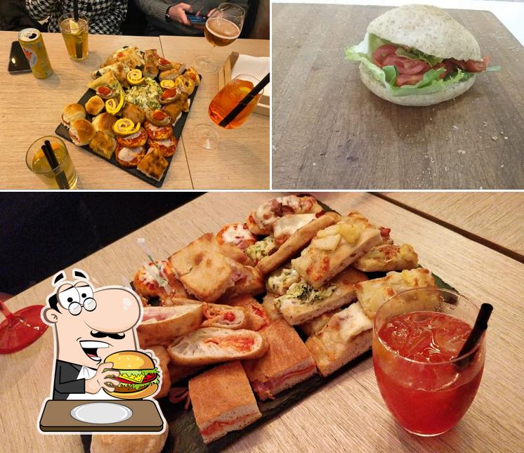 Prenditi un hamburger a Forno Capasso