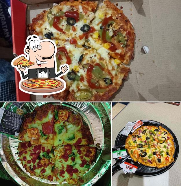 Order pizza at FREEFIRE CAFE
