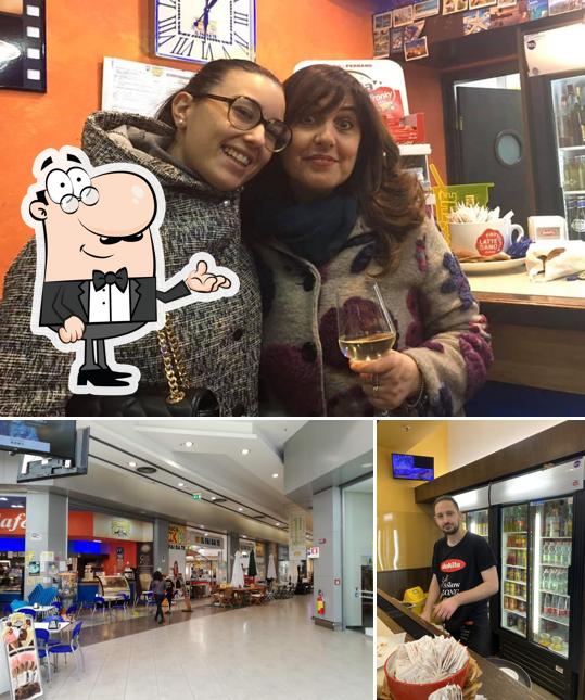 Gli interni di Smile Café