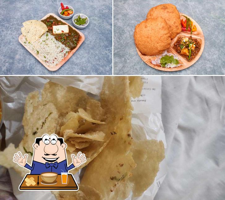 Food at Om Corner Karol Bagh Wale