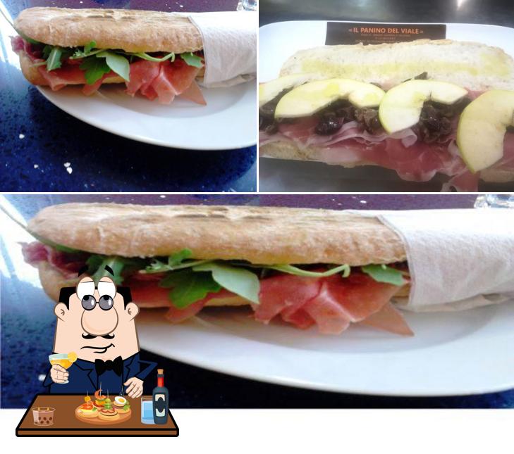 Ordina un panino a Bar Viale