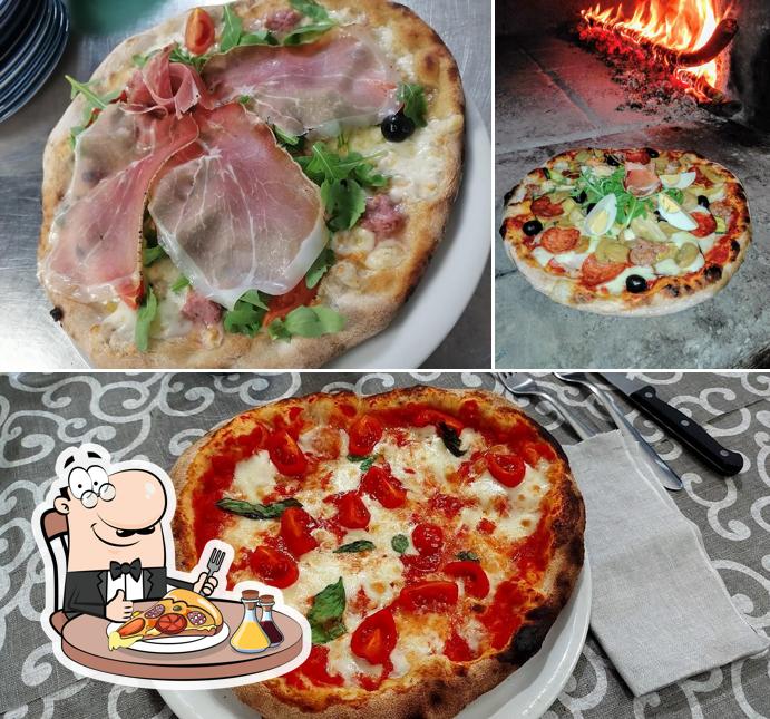 Scegli una pizza a Ristorante Albergo Zia Seconda