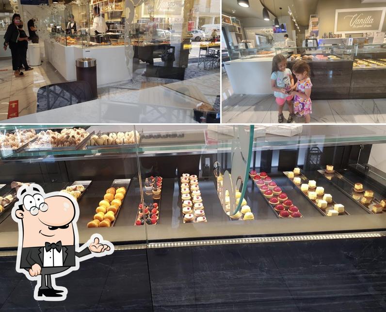Siediti a un tavolo di Vanilla- pasticceria e gelateria artigianale, caffetteria