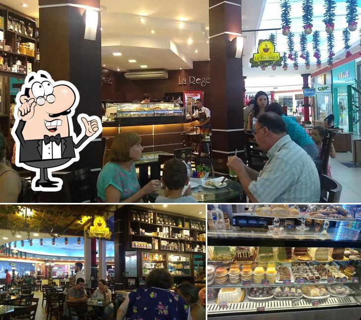 Sente em uma das mesas no Café La Regence