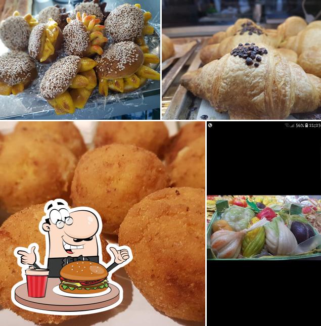 Prova un hamburger a La Tazzina Cafè