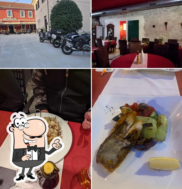 Guarda gli esterni di Restaurant Carpymore