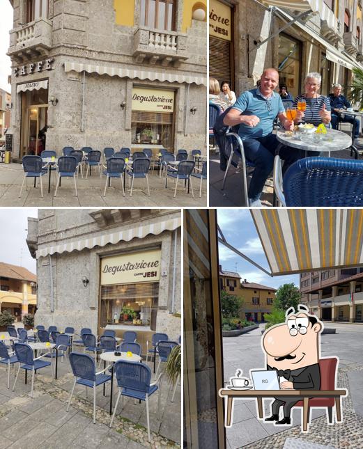 Siediti a un tavolo di Caffè Maino