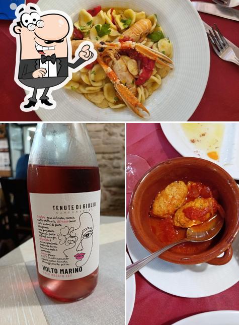 Tra le diverse cose da Frederik's Risto-Fish si possono trovare la interni e cibo
