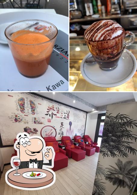 La foto della cibo e interni di L'orchidea