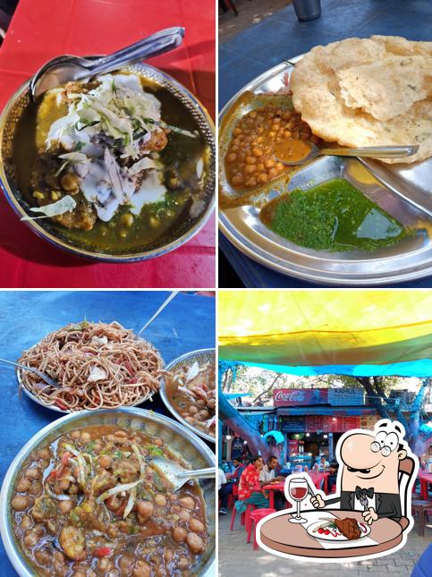 Try out meat dishes at Rahul Fast Food