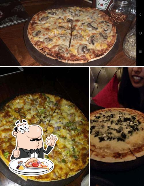 At The Snook House Cafe, you can get pizza