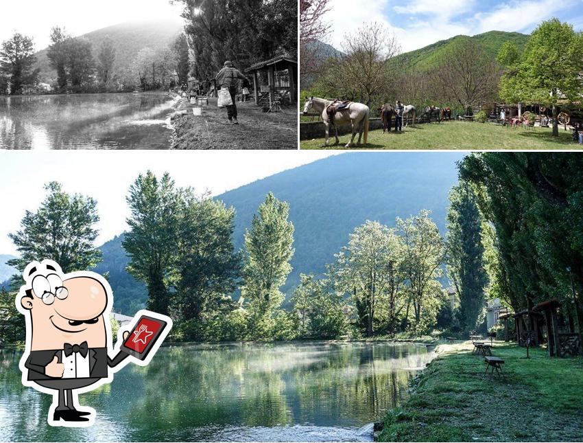 Goditi la vista dagli esterni di Bar-Pizzeria Lago Rio Freddo - Di Galli Roberta