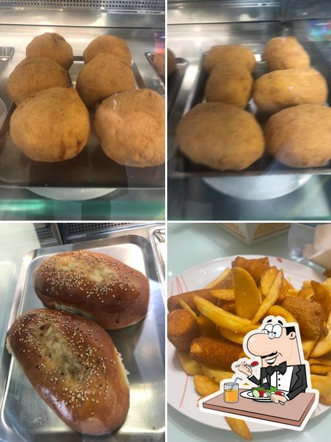 Platti al Bar Italia