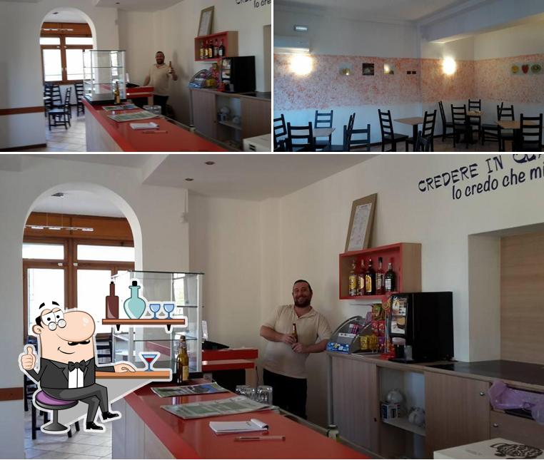 Dai un'occhiata agli interni di Bar Tavola Calda Le Due Isole