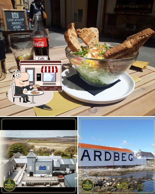 La foto della esterno e dolce di The Public House Whisky E Kitchen