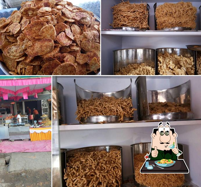 Food at Arora Namkeen