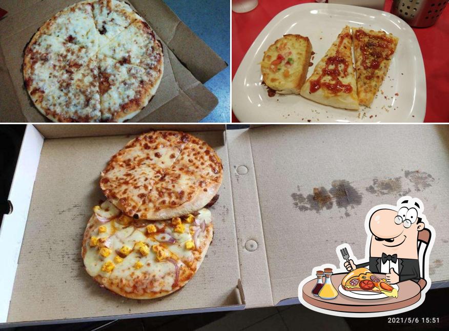 Order pizza at Wooddy Johne's Pizza