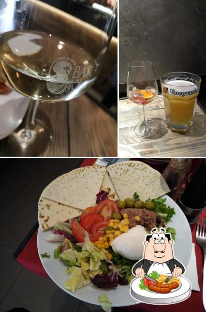 Platti al Jolly Bar Coffee & Wine