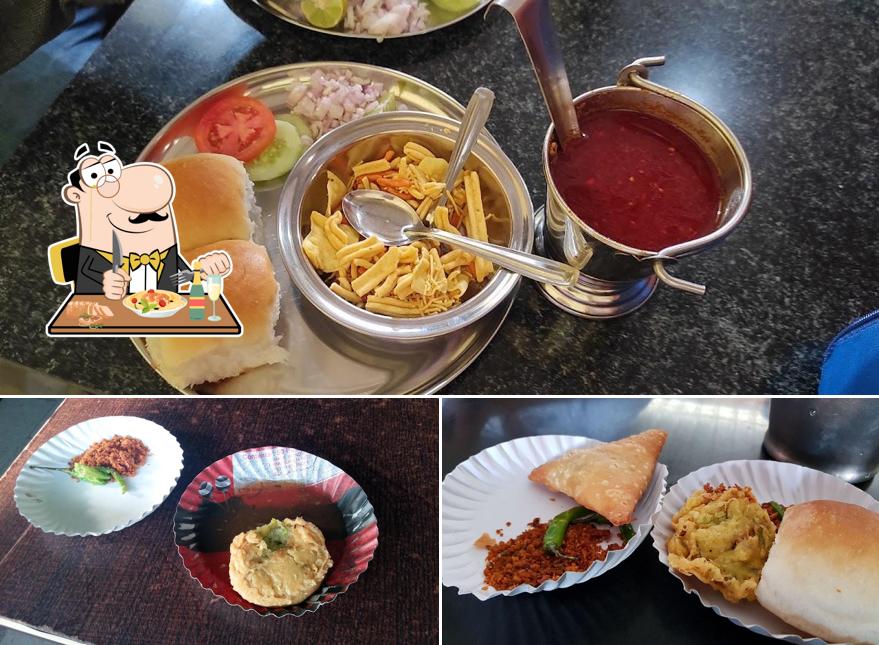 Samosa at Thakare Hotel (Old)