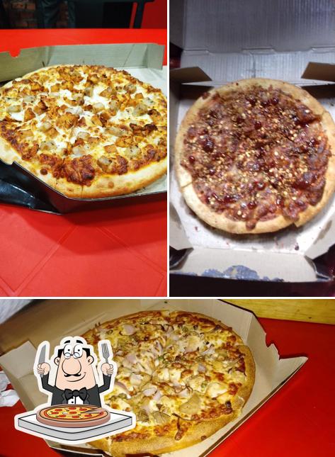 Order pizza at Foodie's Hub Tura