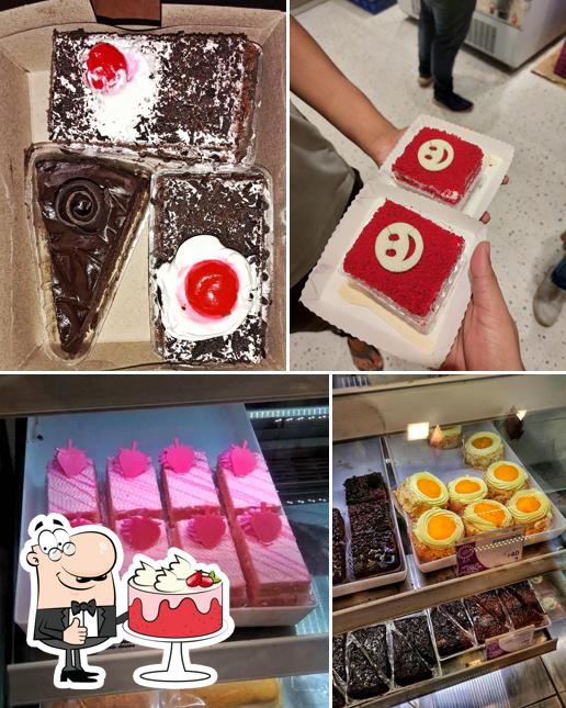 Red velvet cake at Mio Amore - The Cake Shop