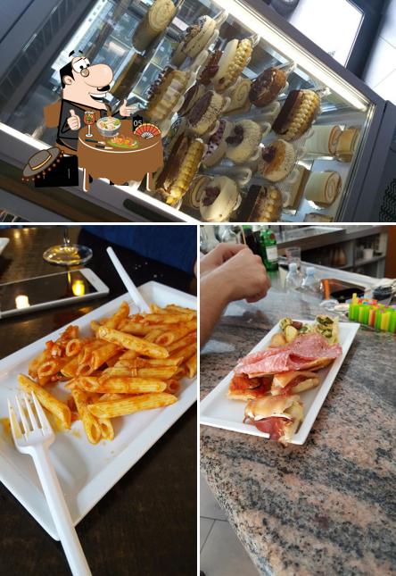 Cibo al Bar Drogheria Di Cossa Luca E C. Sas