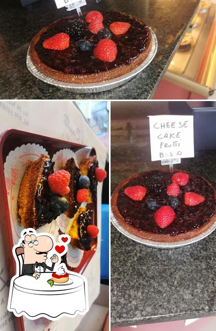 Pasticceria - Forno - Caffetteria "La Madia"di Campioni Christian offre un'ampia varietà di dolci